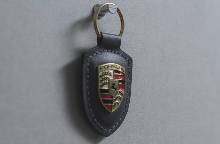 Porsche Key tag Crest Grey