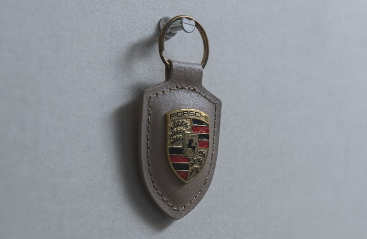 Porsche Key tag Crest Beige